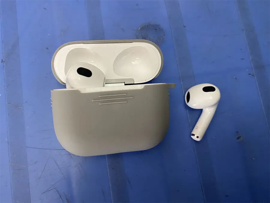Khách hàng review Tai nghe Bluetooth AirPods 3 Wireless Charge Apple MME73 2