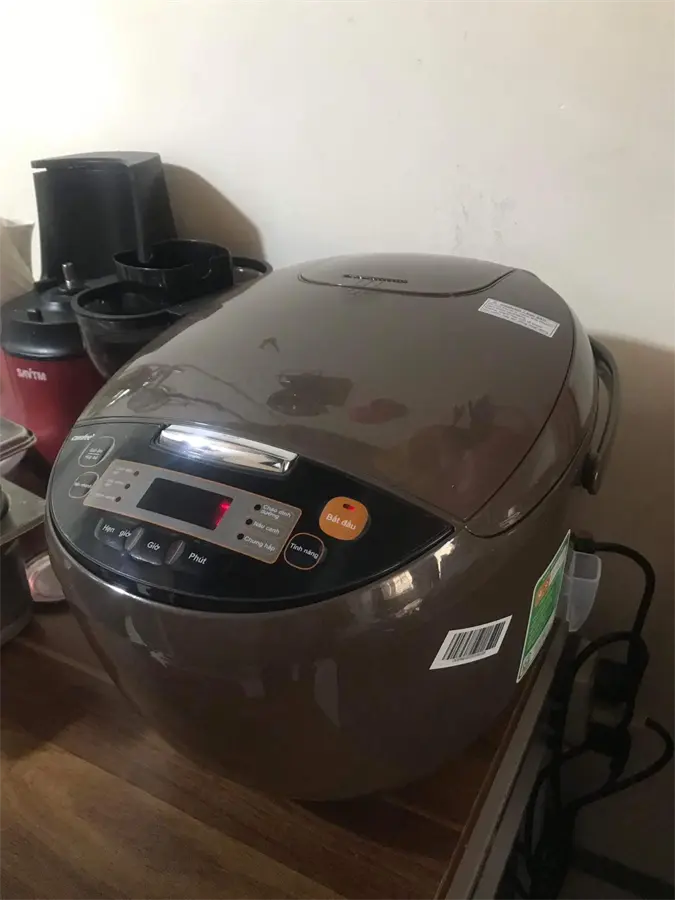 Khách hàng review Nồi cơm điện tử Comfee 1.8 lít CR-FD1820B 1