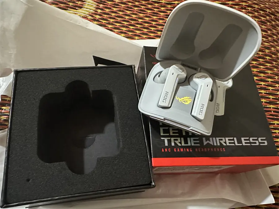 Khách hàng review Tai nghe Bluetooth True Wireless Gaming Asus Rog Cetra Trắng 2