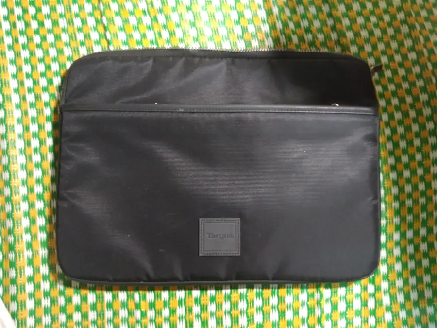 Khách hàng review Túi chống sốc Laptop 14 inch Targus Urban Sleeve TBS934GL-70 1