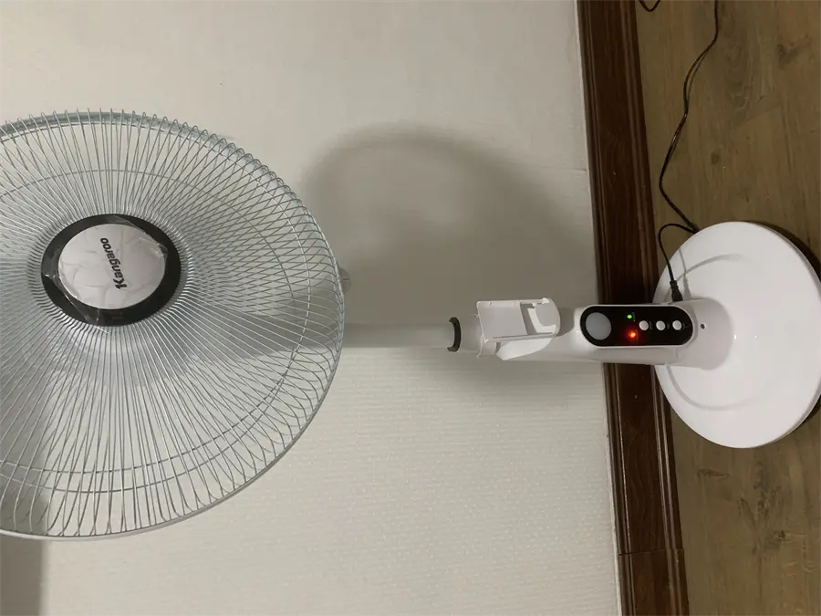 Khách hàng review Quạt sạc điện Kangaroo KG738 3