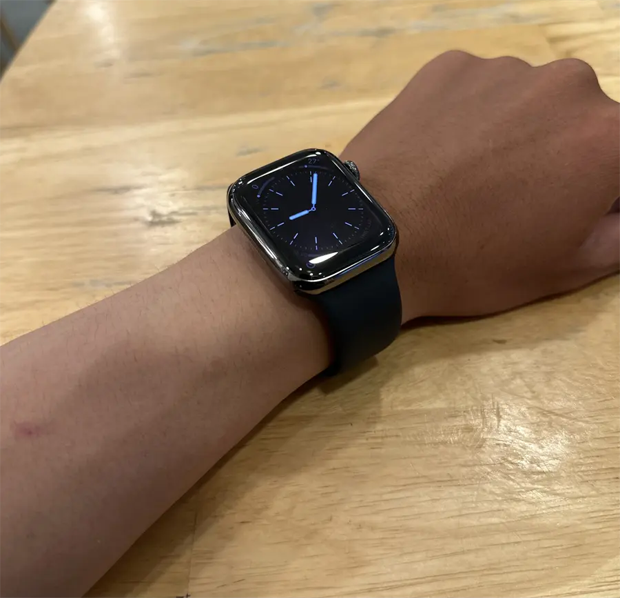 Khách hàng review Đồng hồ thông minh Apple Watch Series 8 GPS   Cellular 45mm viền thép dây thể thao 1