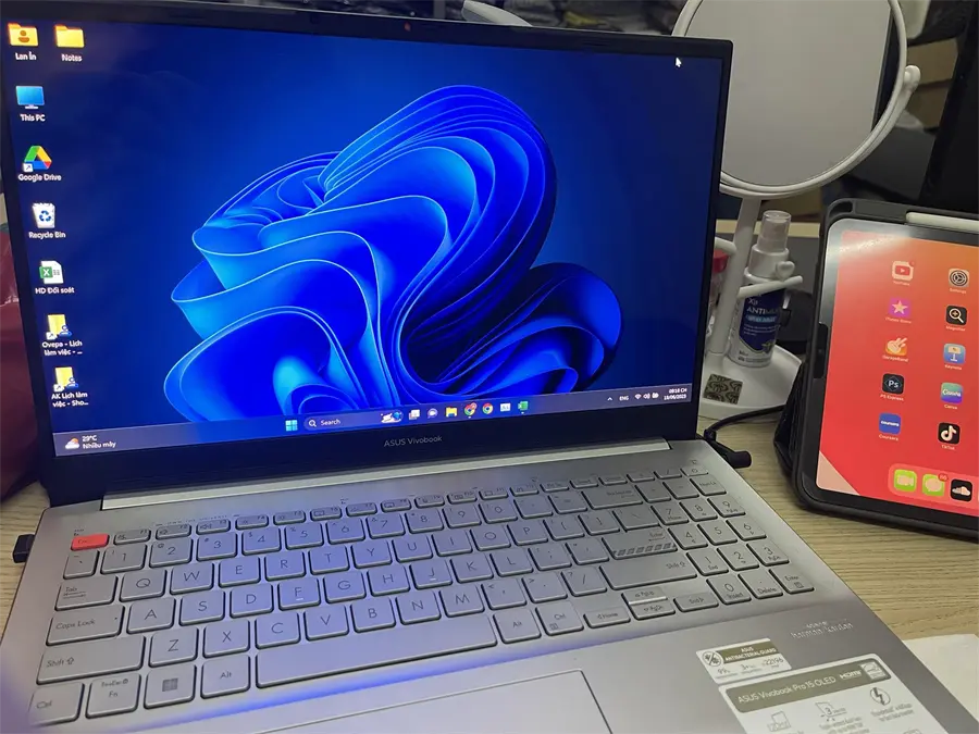 Khách hàng review Laptop Asus Vivobook Pro 15 OLED K6502Z i7 12650H/16GB/512GB/4GB RTX3050/Win11 (MA036W) 2