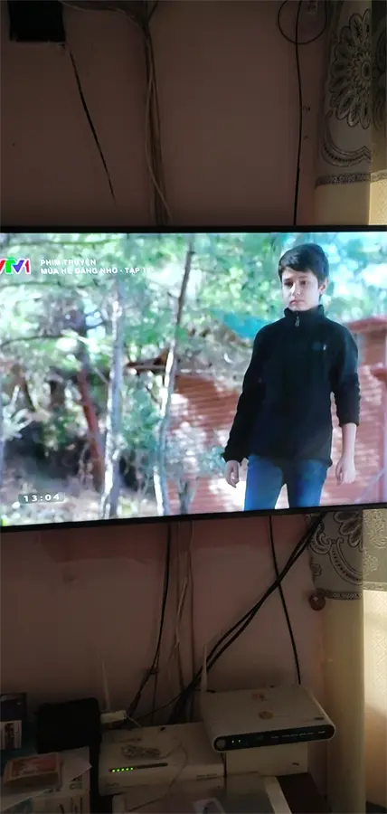 Khách hàng review Smart Tivi Samsung 4K Crystal UHD 43 inch UA43BU8000 12