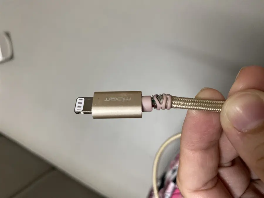 Khách hàng review Cáp sạc và truyền dữ liệu USB-A - Lightning 12W 2m Mbest DS951-WB 6