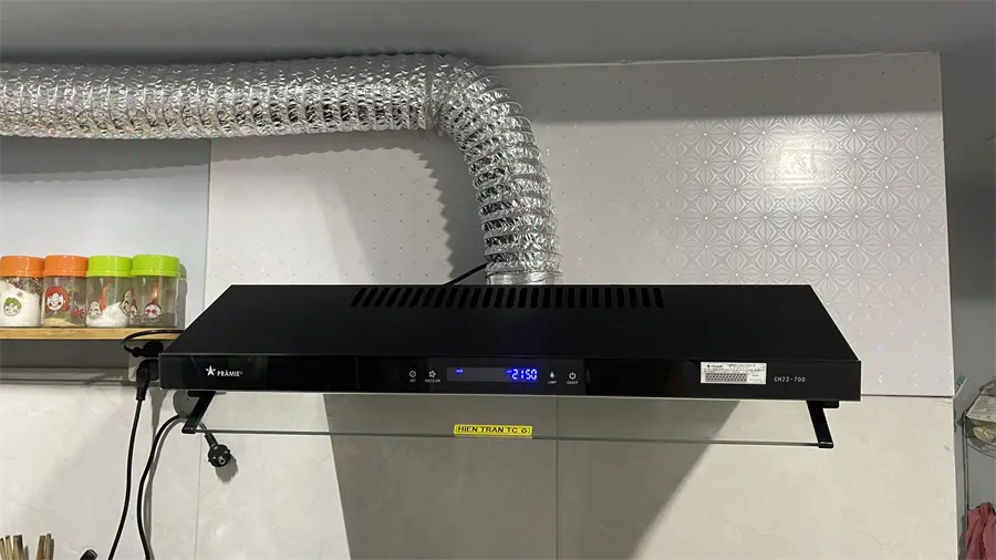 Khách hàng review Máy hút mùi âm tủ Pramie CH22-700 5