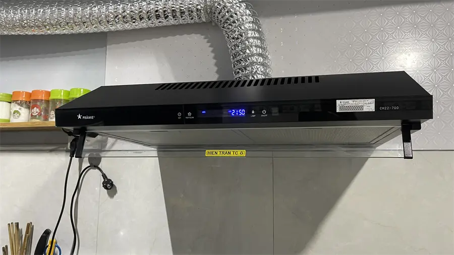 Khách hàng review Máy hút mùi âm tủ Pramie CH22-700 4