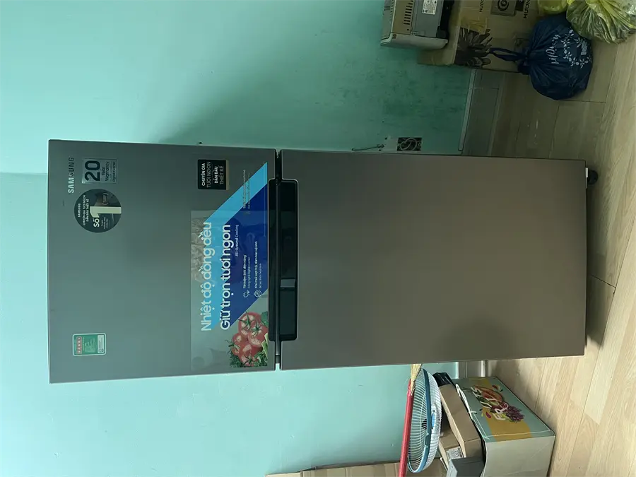 Khách hàng review Tủ lạnh Samsung Inverter 208 lít RT19M300BGS/SV 1