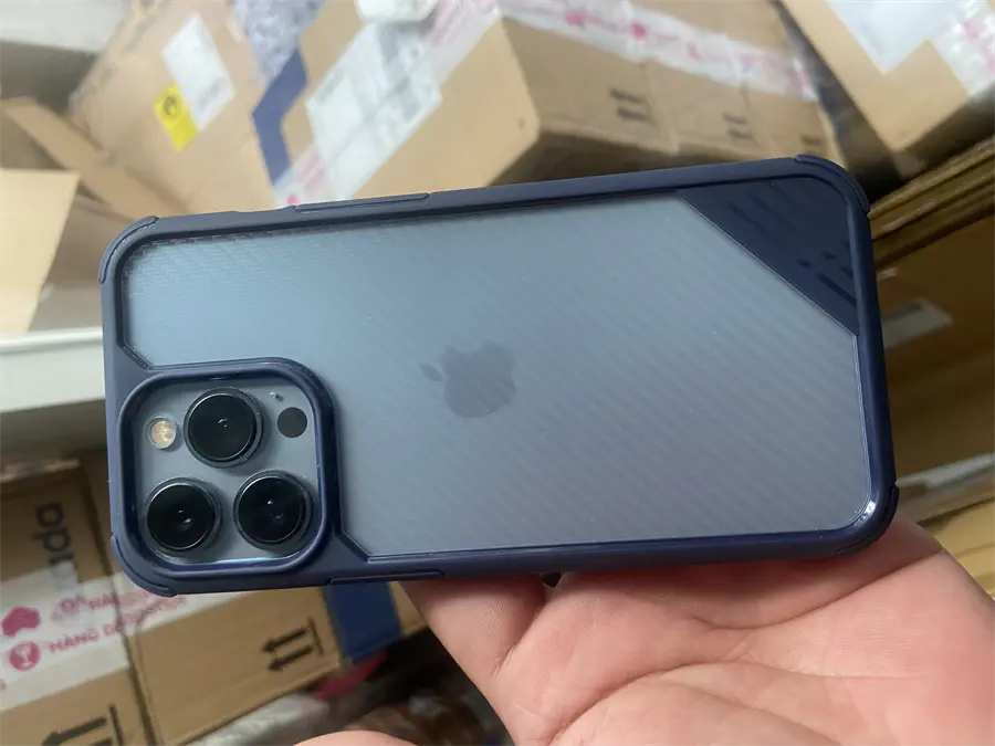 Khách hàng review Ốp lưng iPhone 13 Pro Nhựa cứng viền dẻo Twill TPU PC Case COSANO 1