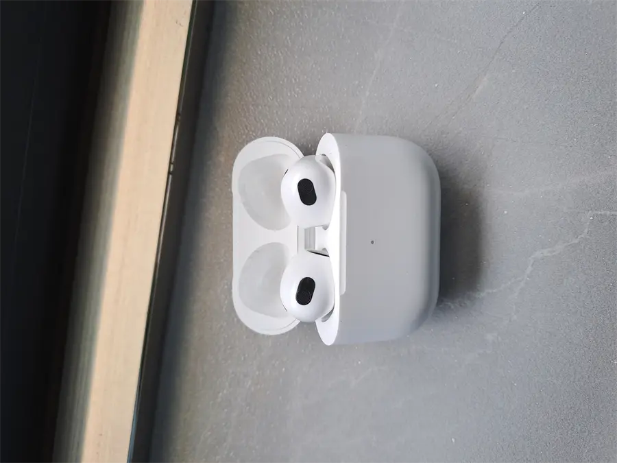 Khách hàng review AirPods 3 8