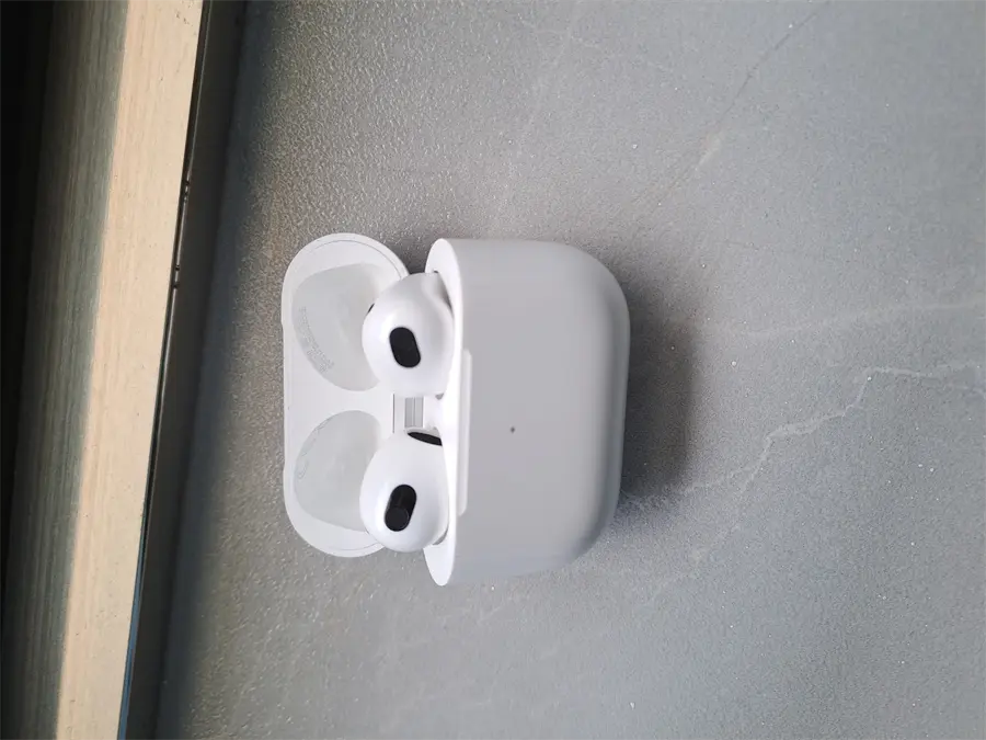 Khách hàng review AirPods 3 9