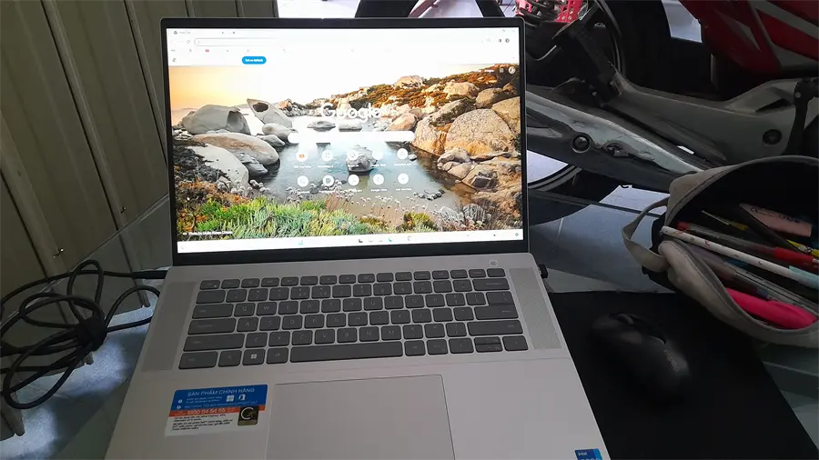 hách hàng review Laptop Dell Inspiron 16 5620 i7 1255U/8GB/512GB/OfficeHS/Win11 (N6I7110W1) 6