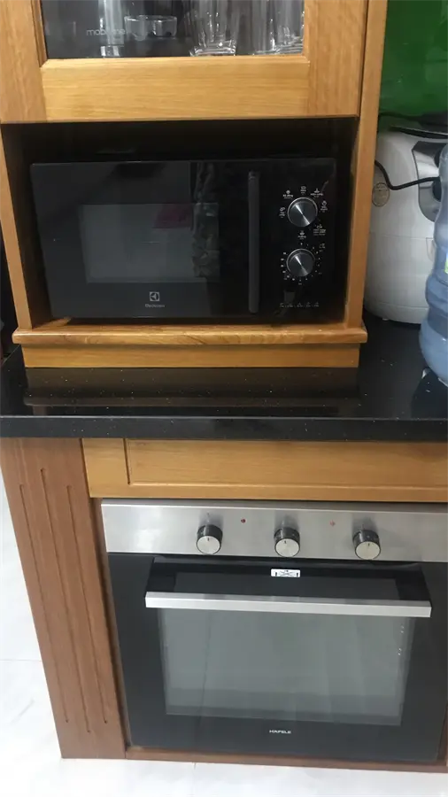 Khách hàng review Lò vi sóng có nướng Electrolux EMG20K22B 20 lít 2