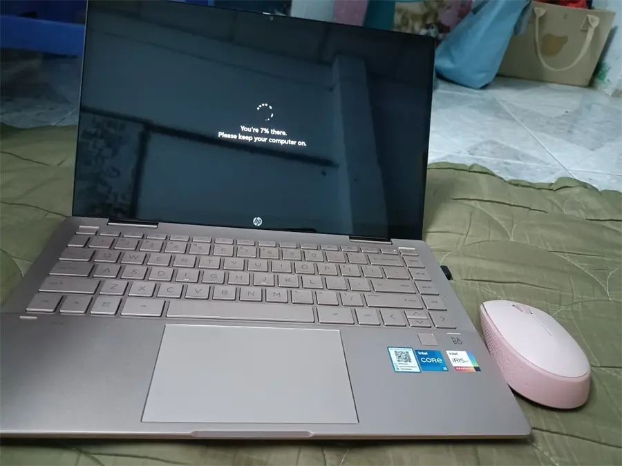 Khách hàng review Laptop HP Pavilion X360 14 ek1048TU i5 1335U/8GB/512GB/Touch/Pen/Win11 (80R26PA) 1