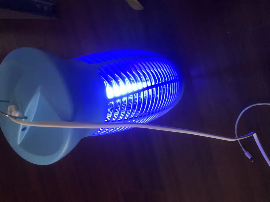 Khách hàng review Đèn diệt côn trùng đa năng Comet CM069 5