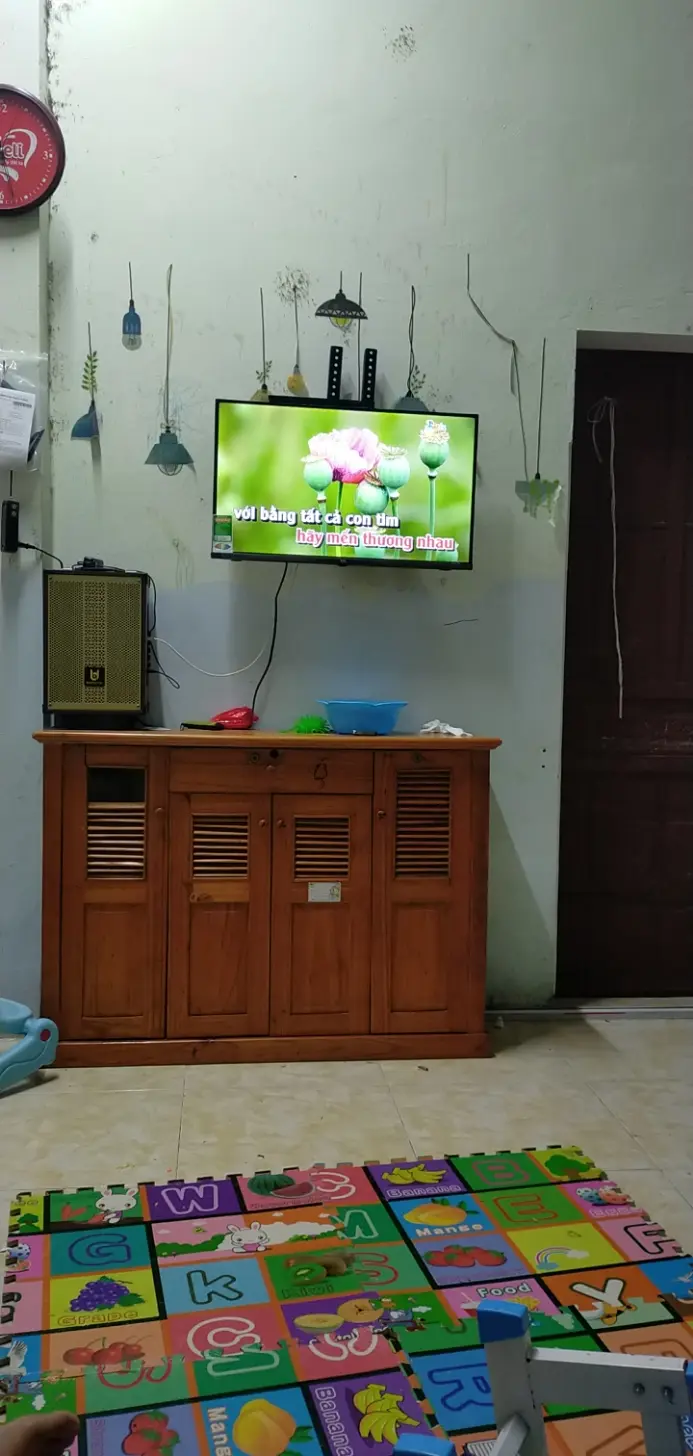 Khách hàng review Android Tivi TCL 32 inch L32S66A 3