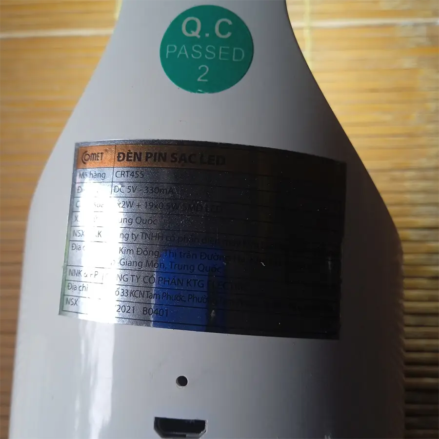 Khách hàng review Đèn pin sạc LED Comet CRT455 4