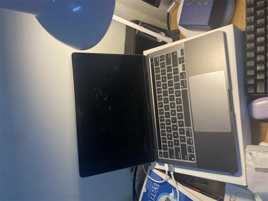 Khách hàng review Laptop Apple MacBook Pro 13 inch M1 2020 8-core CPU/16GB/512GB/8-core GPU (Z11C) 1