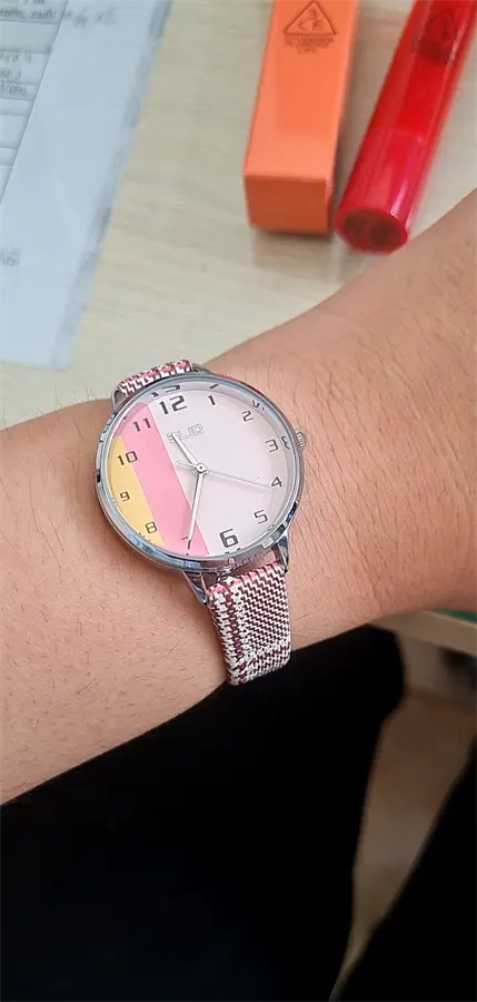 Khách hàng review Đồng hồ ELIO Nắng Xuân 32 mm Nữ EL027-01 3