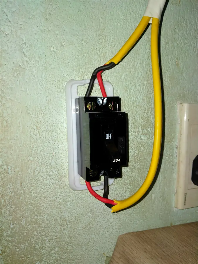 Khách hàng review Máy lạnh Aqua Inverter 1 HP AQA-RV9QA 30