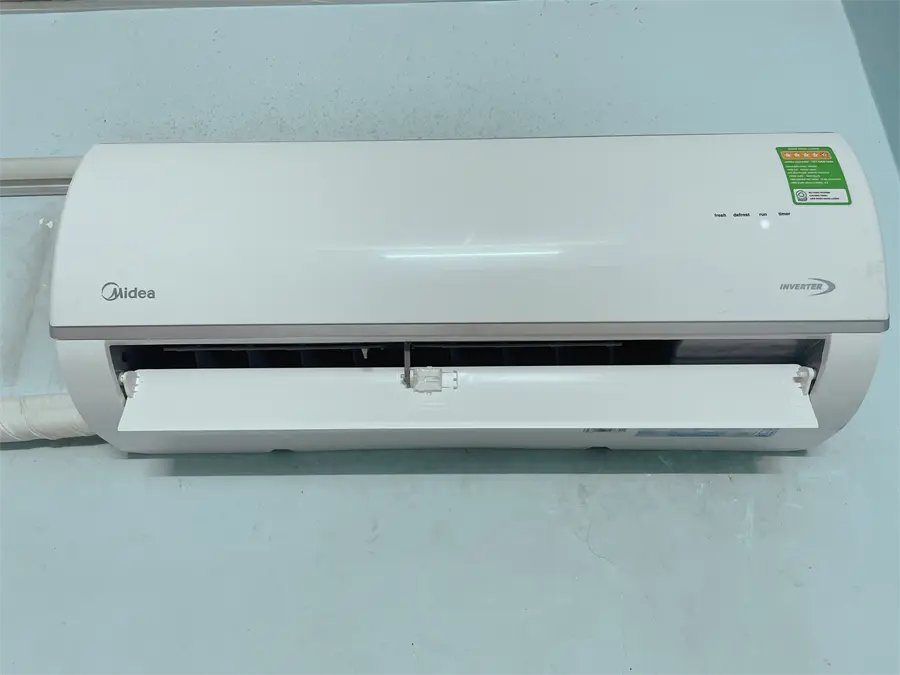 Khách hàng review Điều hòa Midea Inverter 9000 BTU MSAFA-10CRDN8 93