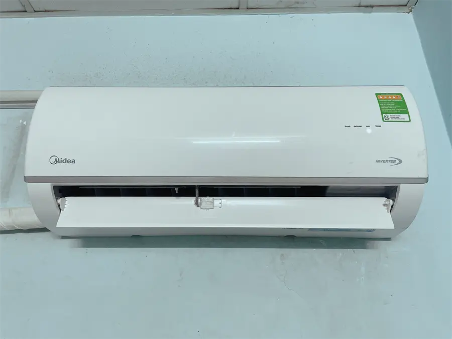 Khách hàng review Điều hòa Midea Inverter 9000 BTU MSAFA-10CRDN8 94