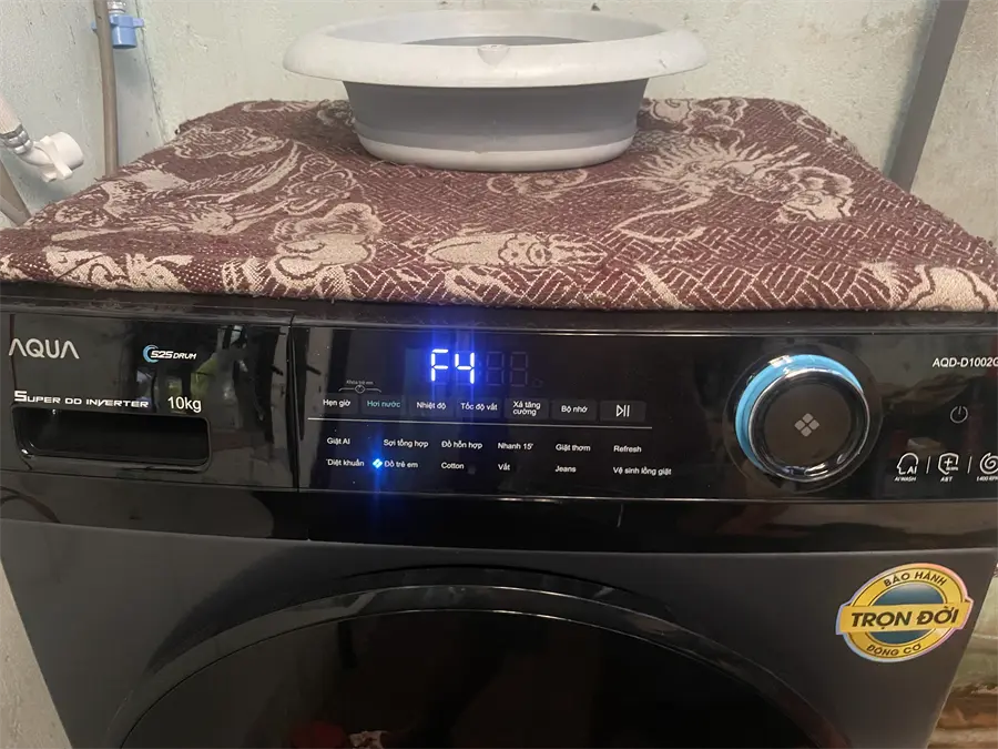Khách hàng review Máy giặt Aqua Inverter 10 kg AQD- D1002G BK 1