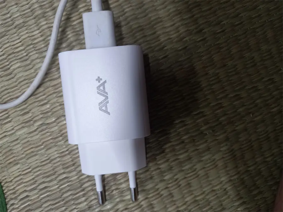 Khách hàng review Sạc USB 12W AVA  CS-TC021 4