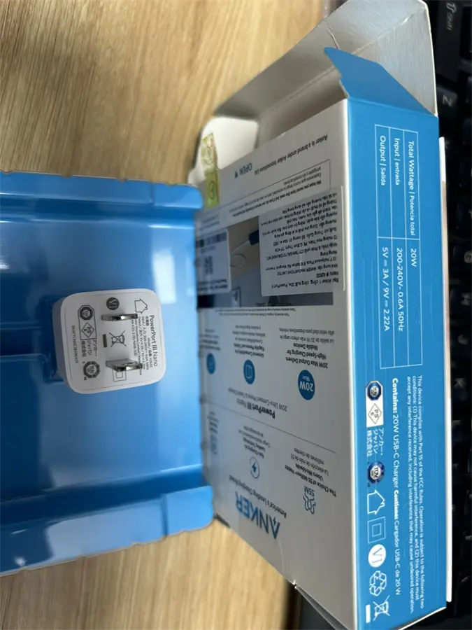 Khách hàng review Adapter Sạc Type C PD 20W Anker PowerPort III Nano A2633 9