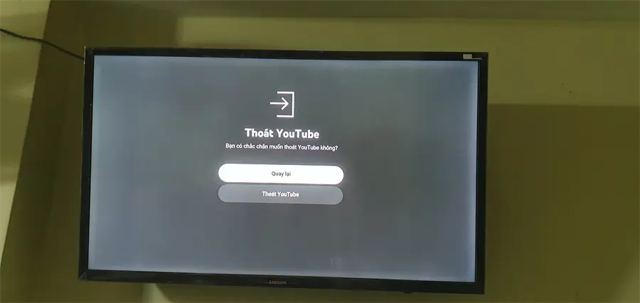 Khách hàng review Smart Tivi Samsung 32 inch UA32T4300 2
