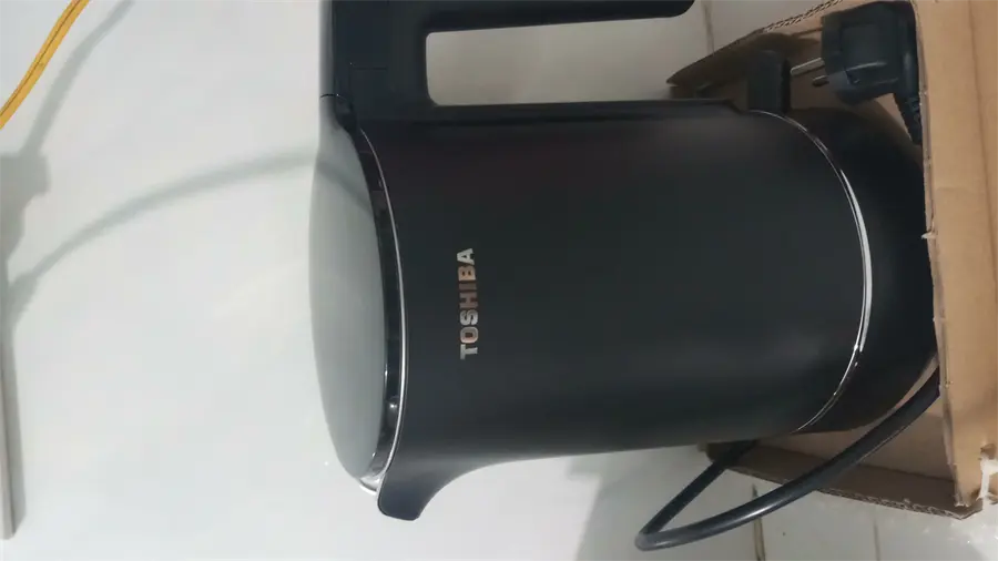 Khách hàng review Bình đun siêu tốc Toshiba 1.5 lít KT-15DS1NV 3