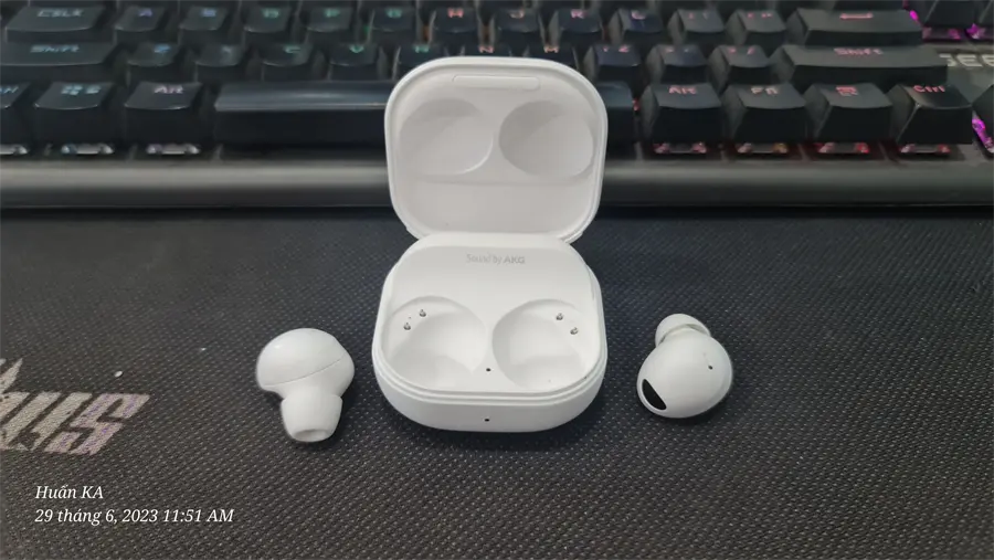 Khách hàng review Tai nghe Bluetooth True Wireless Samsung Galaxy Buds 2 Pro R510N Trắng 8