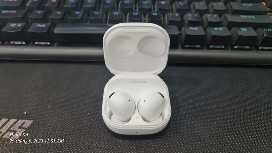 Khách hàng review Tai nghe Bluetooth True Wireless Samsung Galaxy Buds 2 Pro R510N Trắng 7