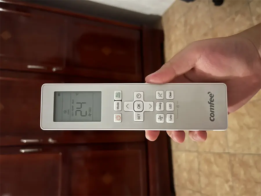 Khách hàng review Máy lạnh Comfee Inverter 1.5 HP CFS-13VDGF-V 11