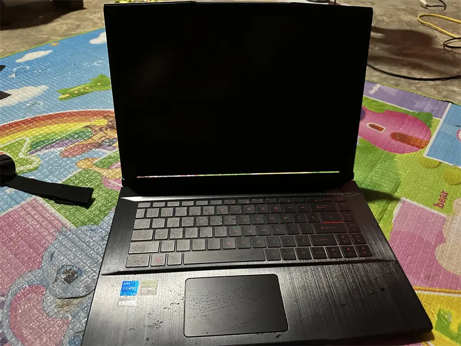 Khách hàng review Laptop MSI Gaming GF63 Thin 12VE - 460VN (i5 12450H, 8GB, 512GB, RTX 4050 6GB, Full HD 144Hz, Win11) 1