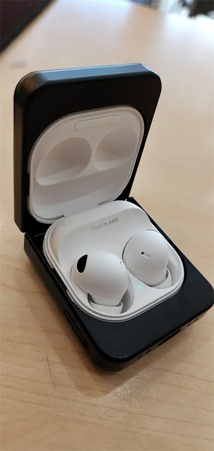 Khách hàng review Tai nghe Bluetooth True Wireless Samsung Galaxy Buds 2 Pro R510N Trắng 3