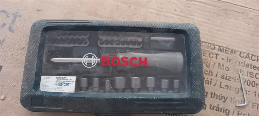Khách hàng review Bộ dụng cụ đa năng 46 món Bosch 1