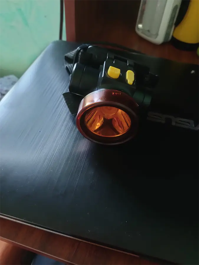 Khách hàng review Đèn pin sạc đội đầu Comet CRT1614 1