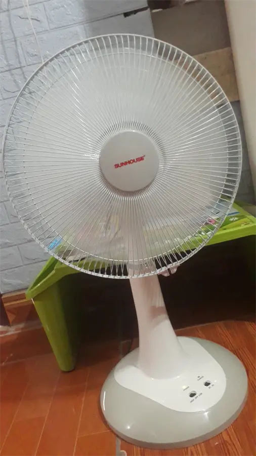 Khách hàng review Quạt sạc điện Sunhouse SH762 1