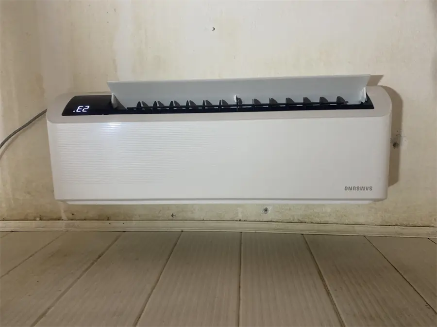 Khách hàng review Máy lạnh Samsung Inverter 1 HP AR10TYHYCWKNSV 4
