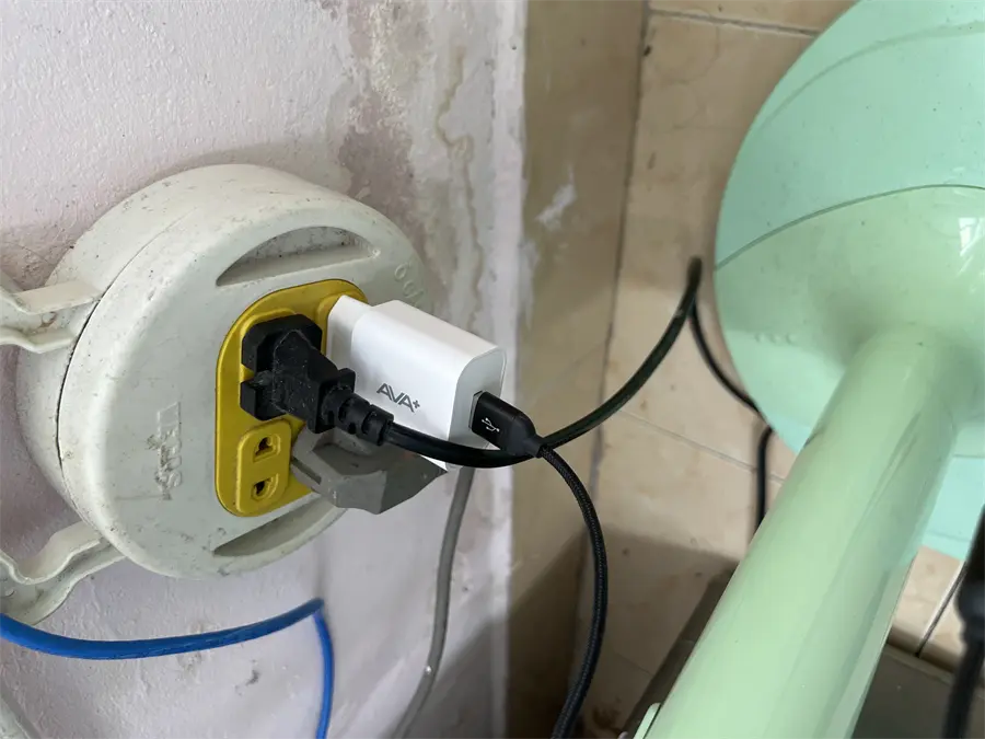 Khách hàng review Sạc USB 12W AVA  CS-TC021 3