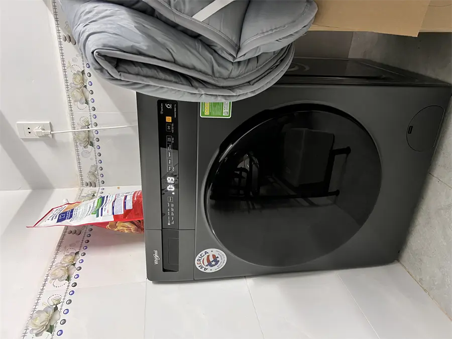 Khách hàng review Máy giặt Whirlpool FreshCare Inverter 8 kg FWEB8002FG 2