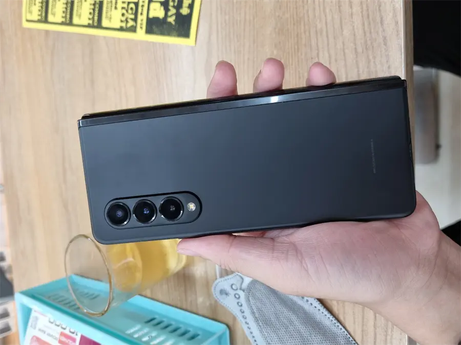 Khách hàng review Điện thoại Samsung Galaxy Z Fold3 5G 256GB 10