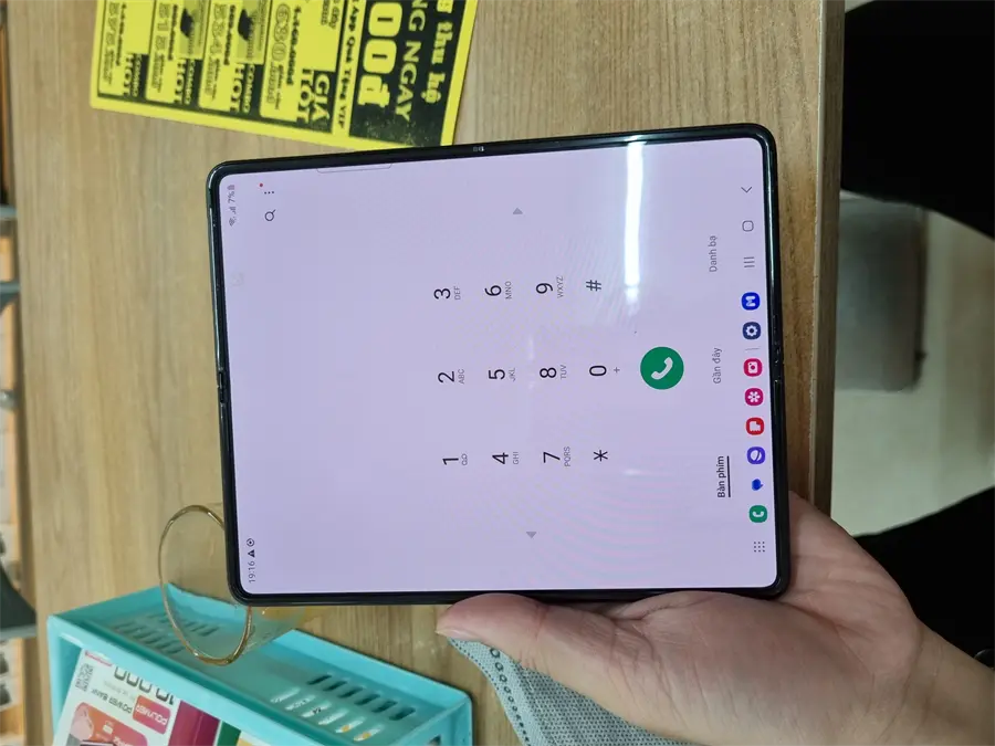 Khách hàng review Điện thoại Samsung Galaxy Z Fold3 5G 256GB 11