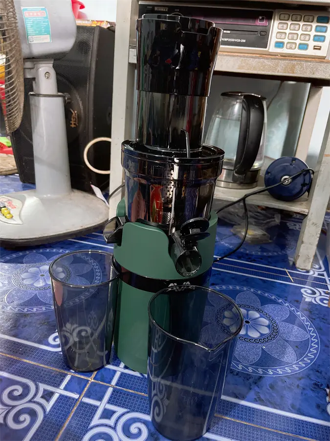Khách hàng review Máy ép chậm AVA SJ-009 9