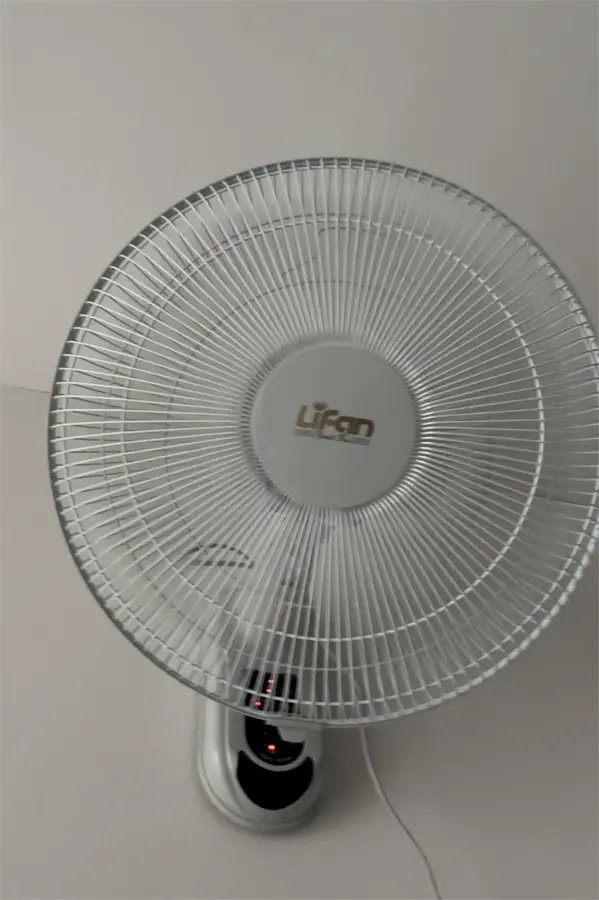 Khách hàng review Quạt treo tường Lifan 3 cánh TE-1688 50W 3