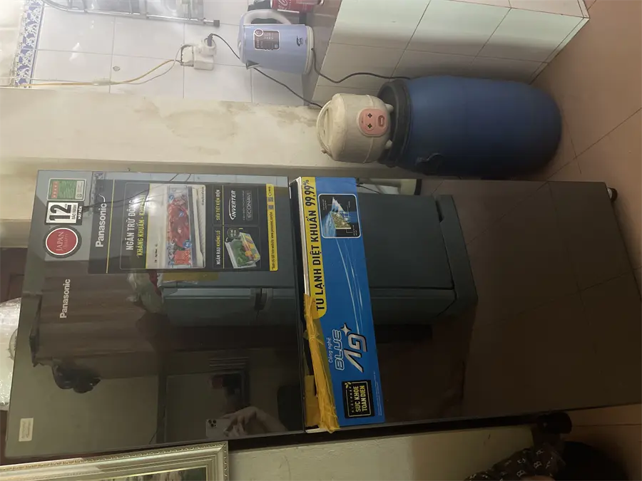 Khách hàng review Tủ lạnh Panasonic Inverter 268 lít NR-TV301VGMV 18
