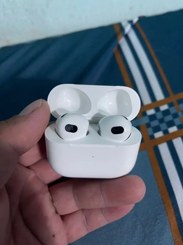 Khách hàng review AirPods 3 5