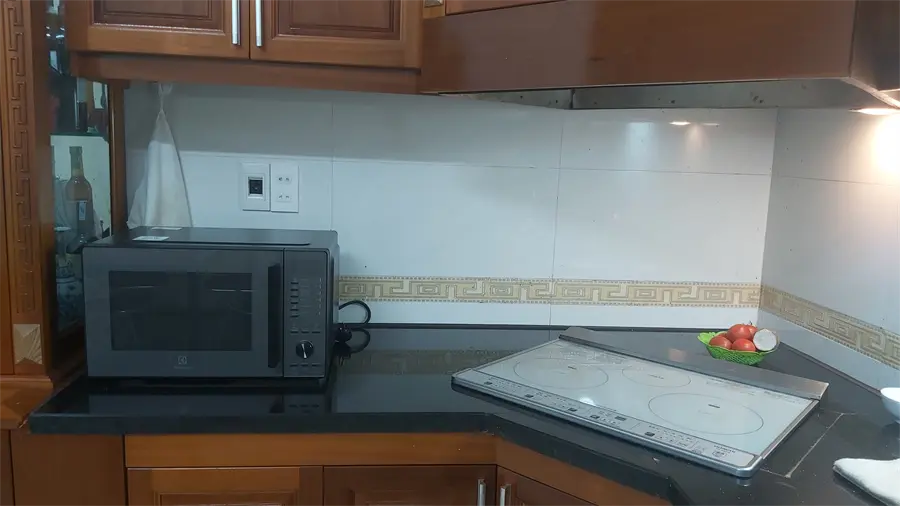 Khách hàng review Lò vi sóng có nướng Electrolux EMG25D22BM 25 lít 3