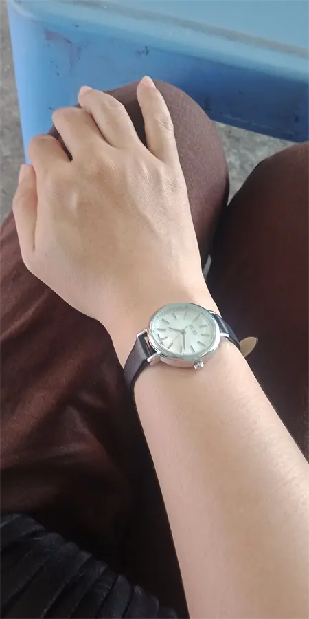 Khách hàng review Đồng hồ Elio 28.5 mm Nữ EL124-03 1